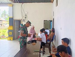 Pemdes Toari Bersama Babinsa dan TKSK Dampingi Penyaluran Beras Bantuan Pangan di Kantor Desa