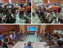 Prajurit Kodim 1412/Kolaka Nonton Bareng Upacara Gelar Pasukan Operasional dan Kehormatan Militer